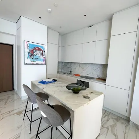 Del Mar Apartment